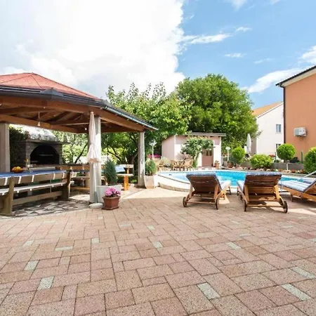 Apartman Naomi Krk Town Exterior photo