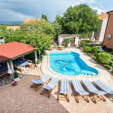 Apartman Naomi Krk Town Exterior photo