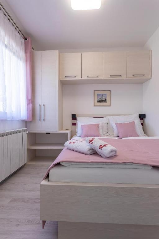 Apartment Naomi Krk Town